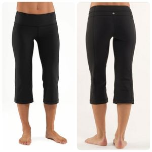 Lululemon • Black & Colorblock Reversible Cropped Leggings Size 6